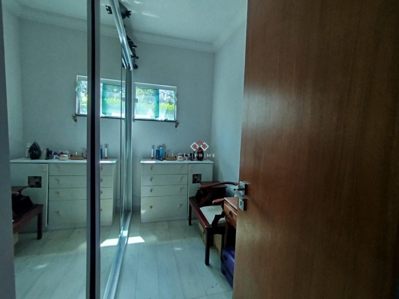 thumbnail--6a10f377b5d94.webp