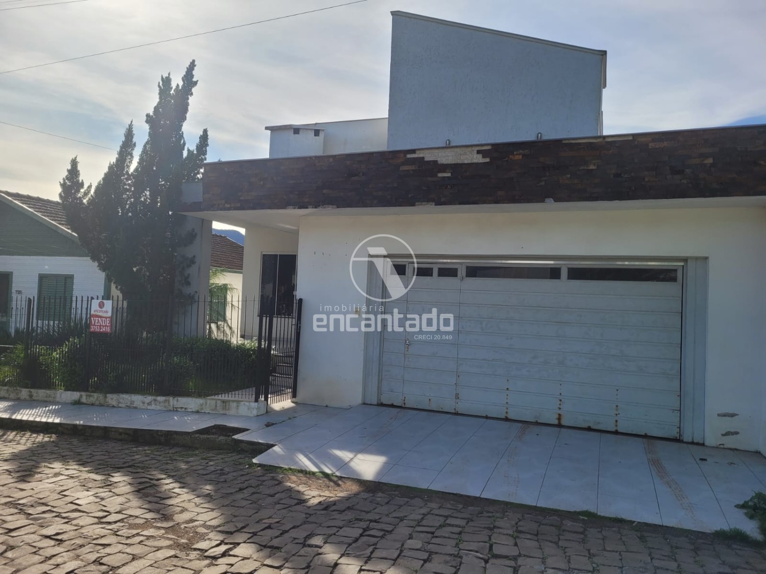 thumbnail--6a183da6d7990.webp