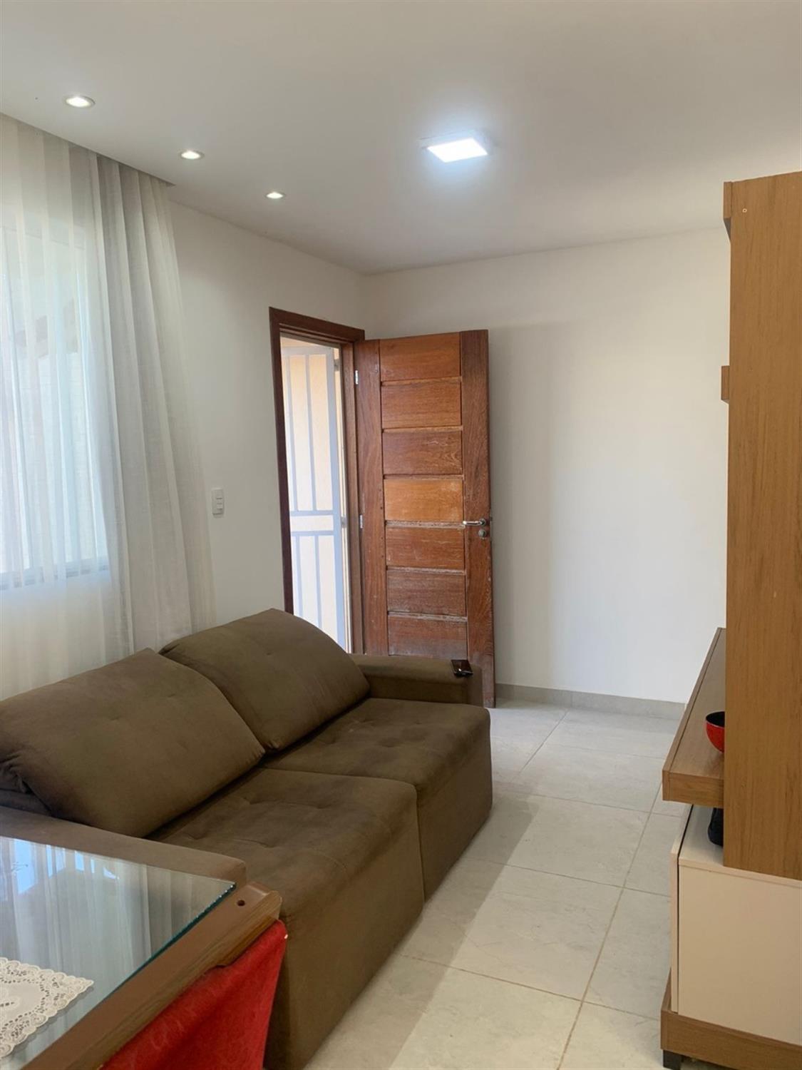 Casa à venda com 2 quartos, 84m² - Foto 2