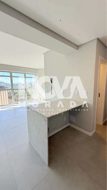 Apartamento à venda com 3 quartos, 140m² - Foto 1