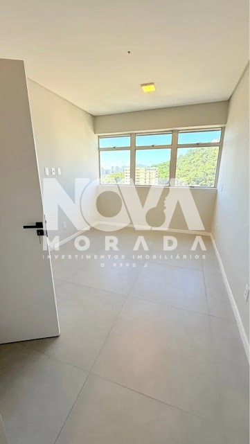 Apartamento à venda com 3 quartos, 140m² - Foto 7