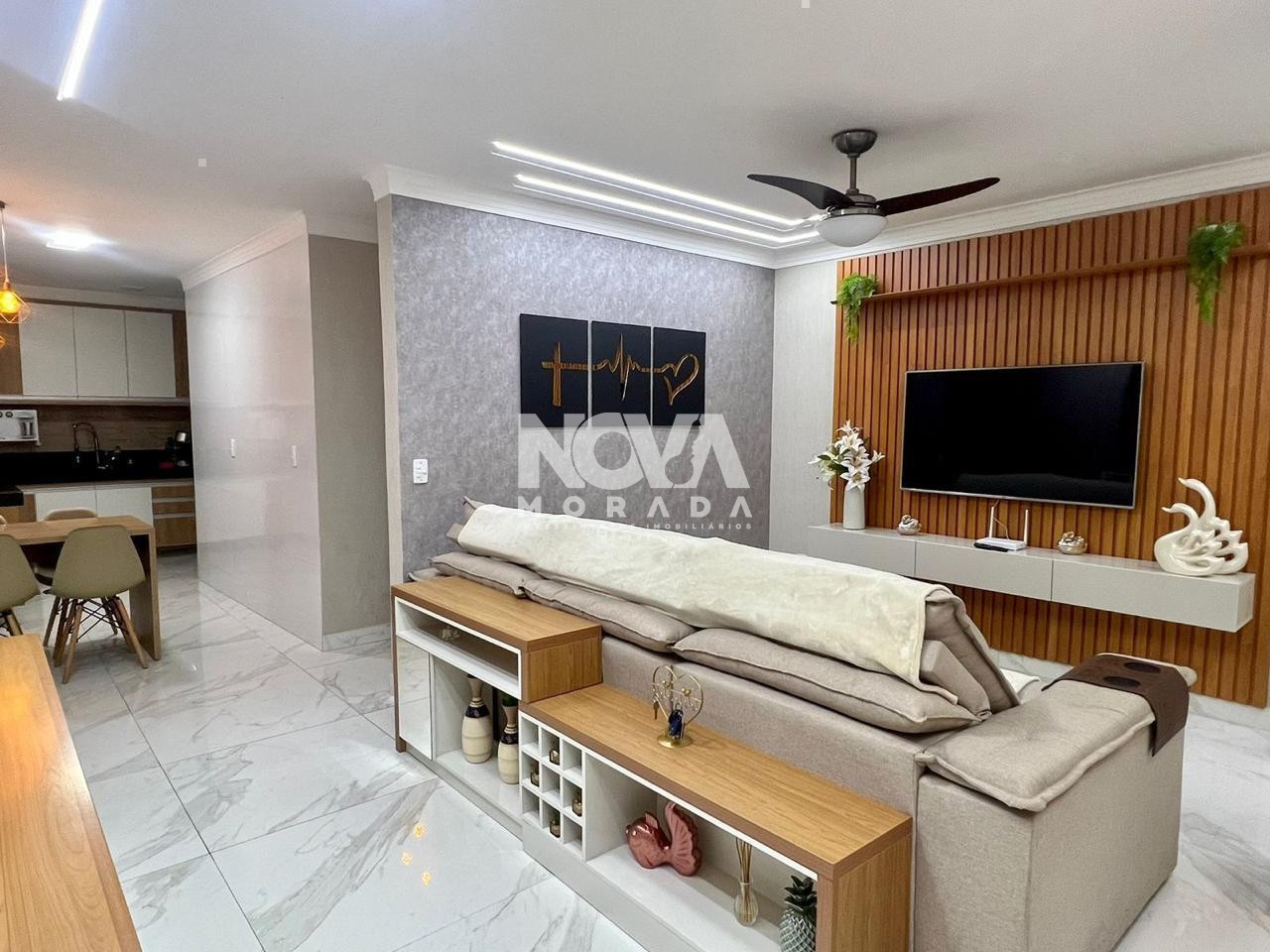 Casa à venda com 4 quartos, 450m² - Foto 3