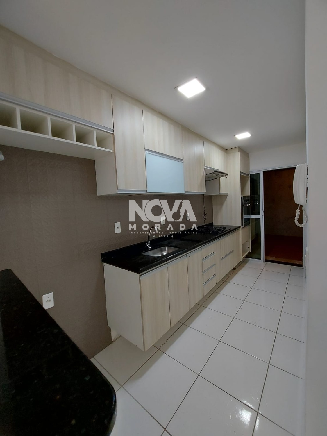 Apartamento à venda com 2 quartos, 65m² - Foto 2