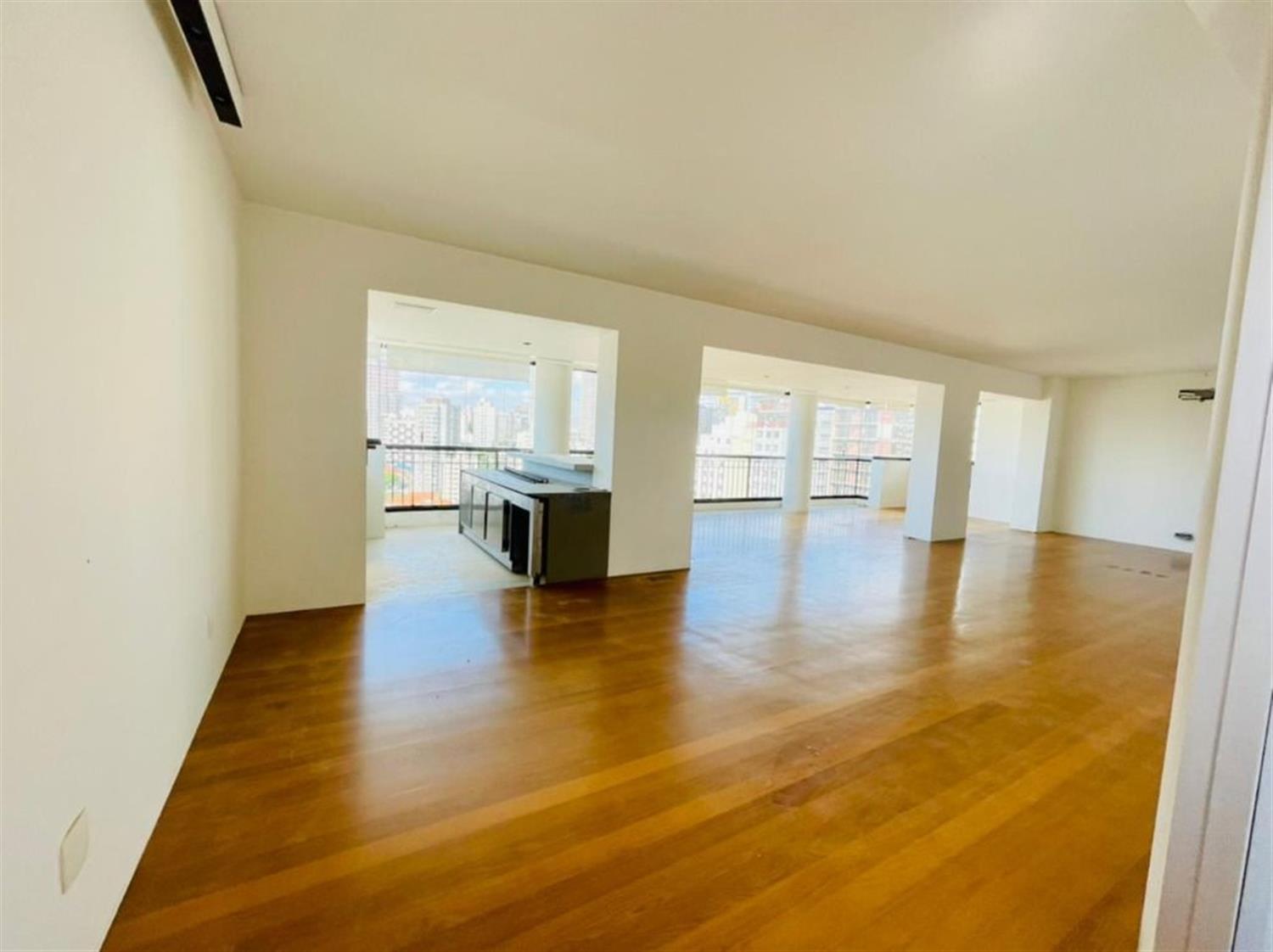 Apartamento, 3 quartos, 215 m² - Foto 1