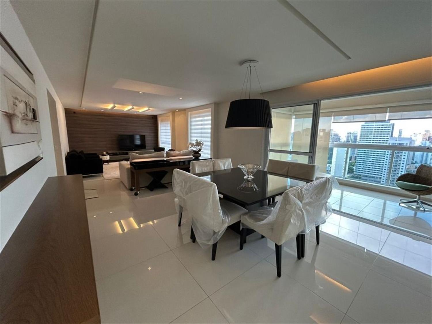 Apartamento, 3 quartos, 210 m² - Foto 2
