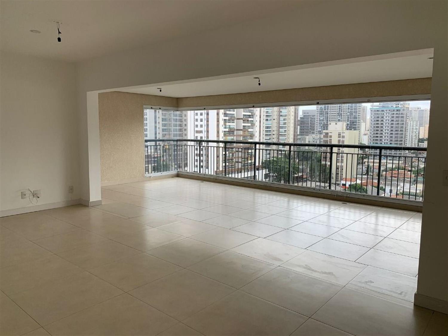Apartamento, 4 quartos, 213 m² - Foto 2
