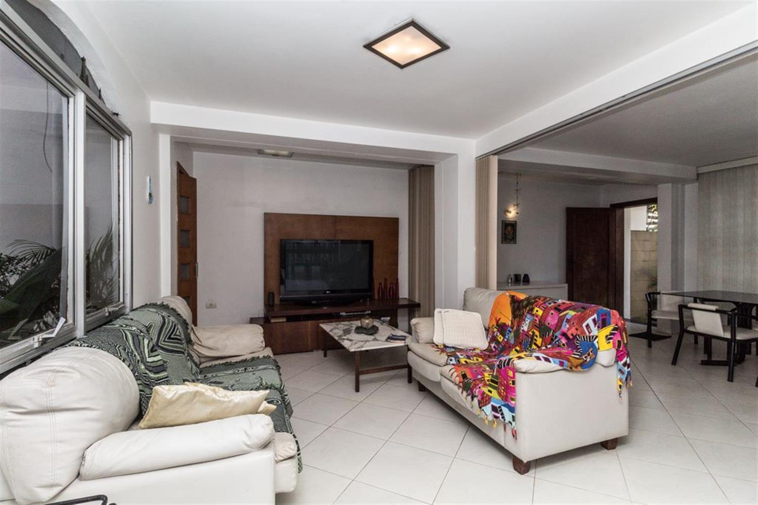 Casa, 4 quartos, 180 m² - Foto 2