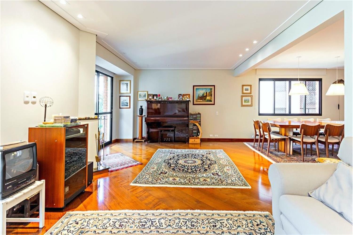 Apartamento, 4 quartos, 217 m² - Foto 1