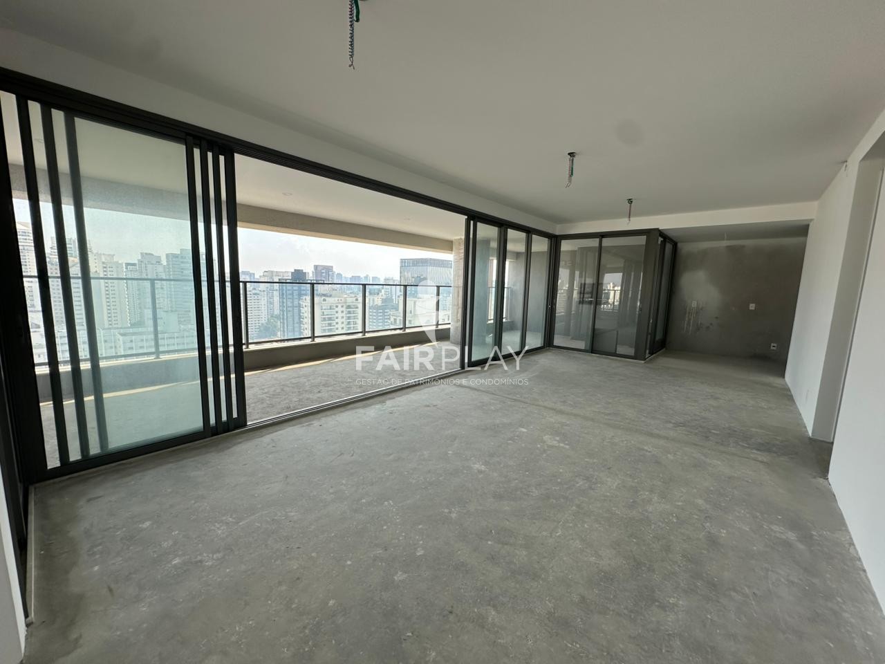 Apartamento, 3 quartos, 211 m² - Foto 1