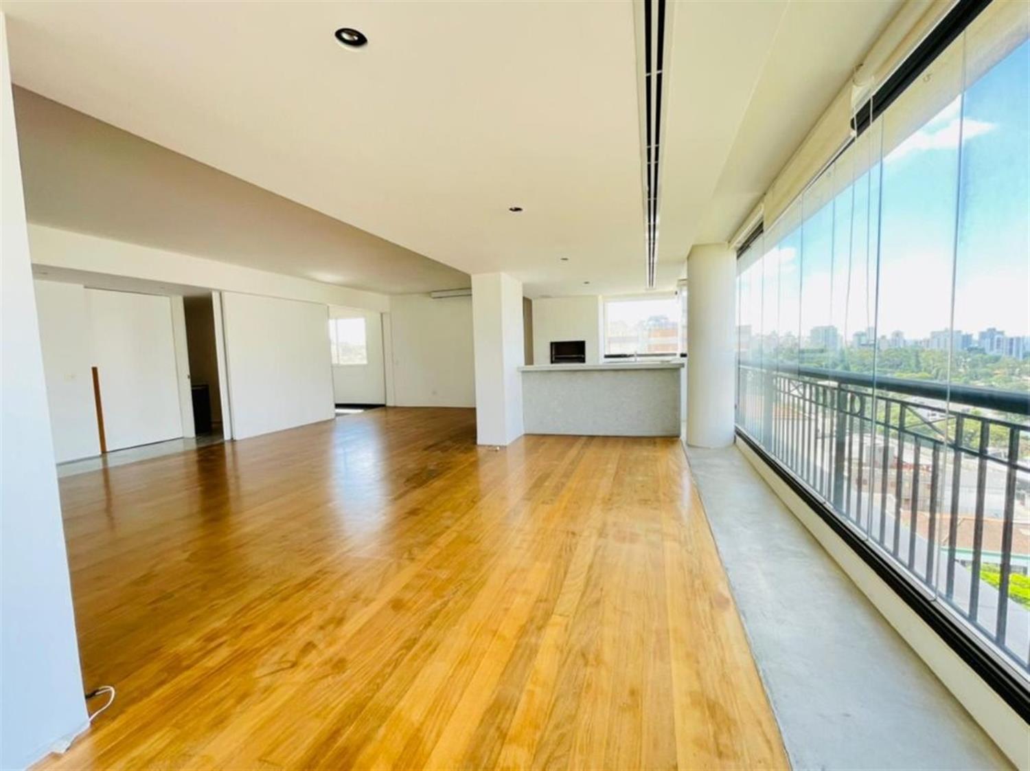 Apartamento, 3 quartos, 215 m² - Foto 1