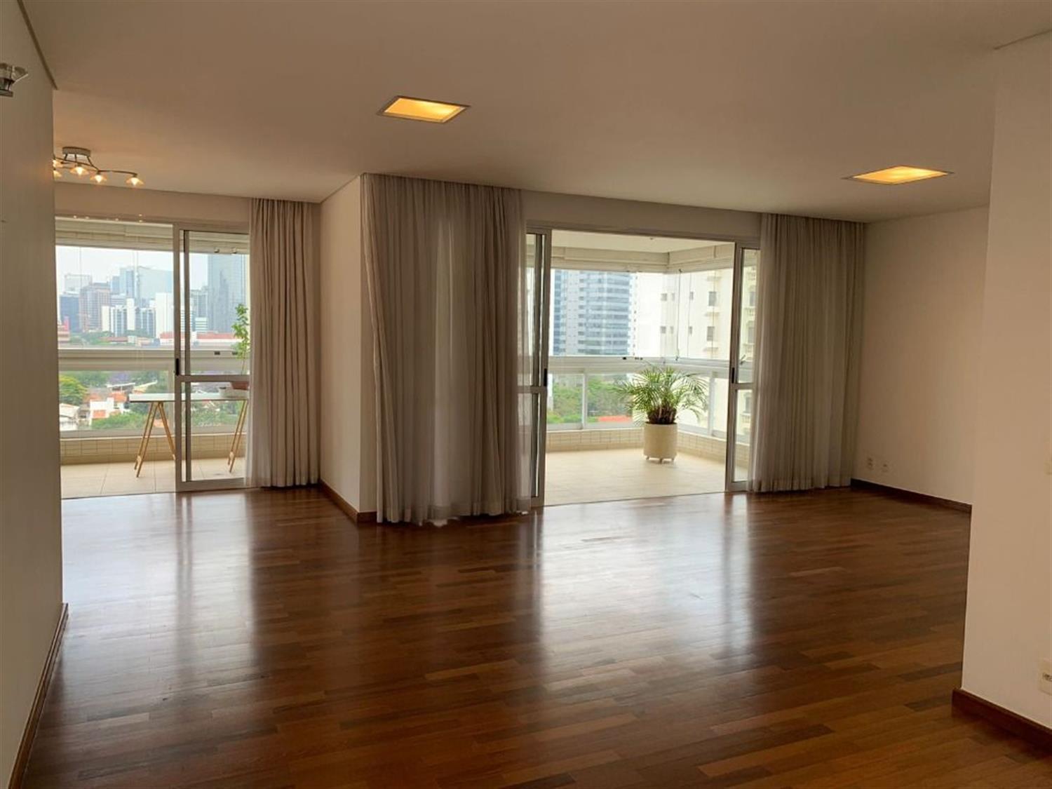 Apartamento, 4 quartos, 234 m² - Foto 2