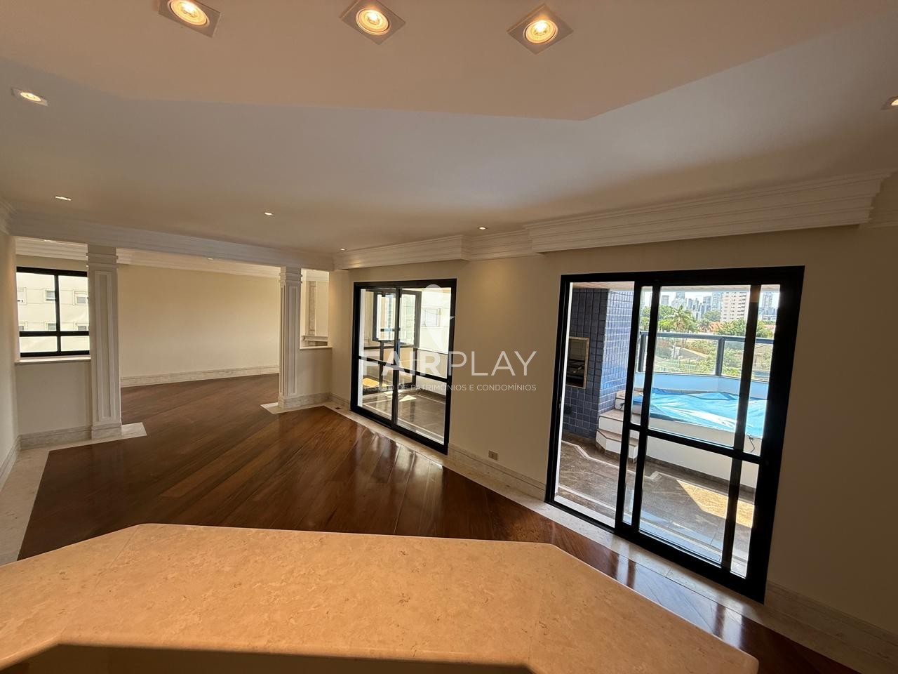 Apartamento, 3 quartos, 216 m² - Foto 2