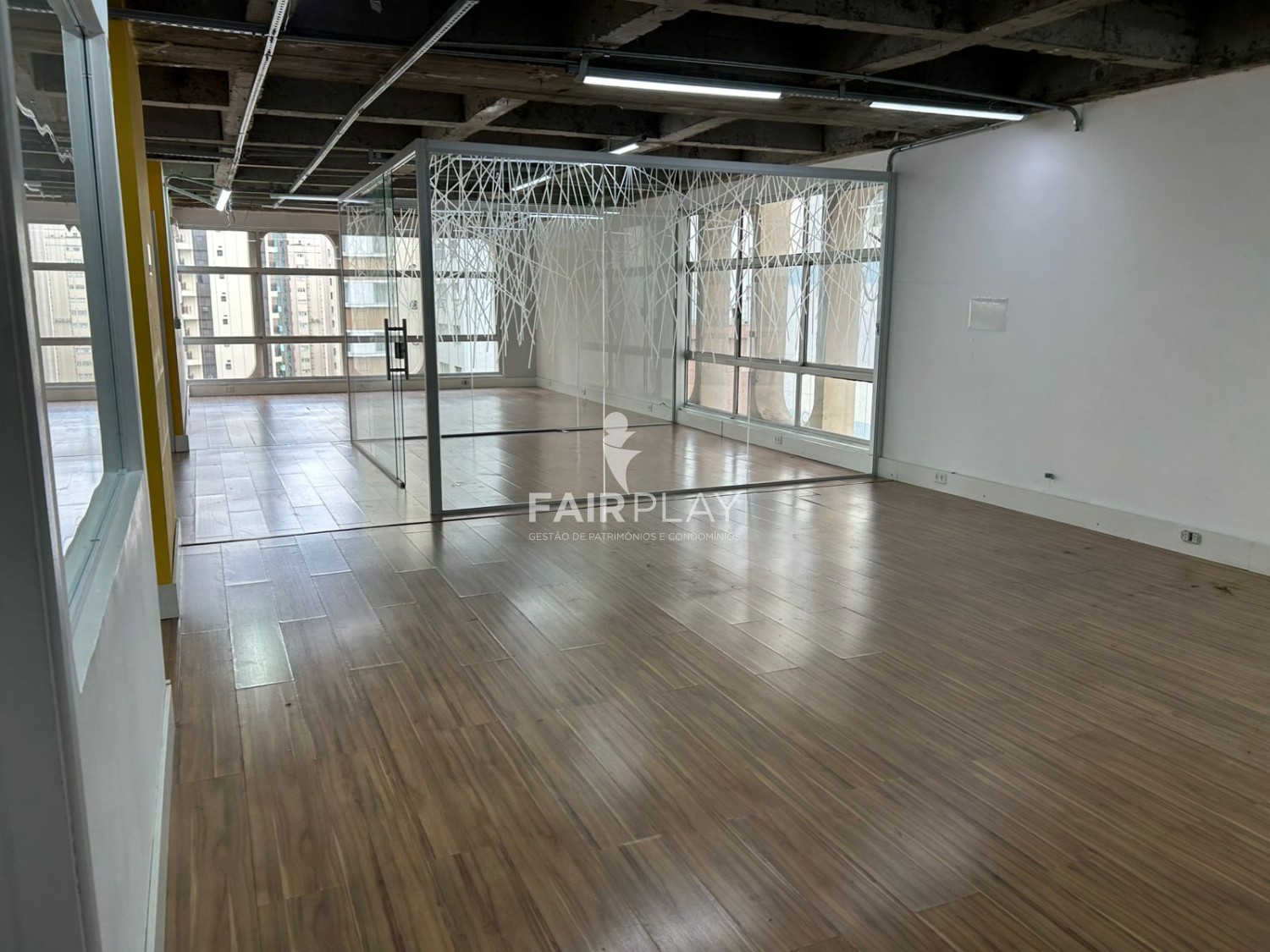Sala-Conjunto, 200 m² - Foto 1