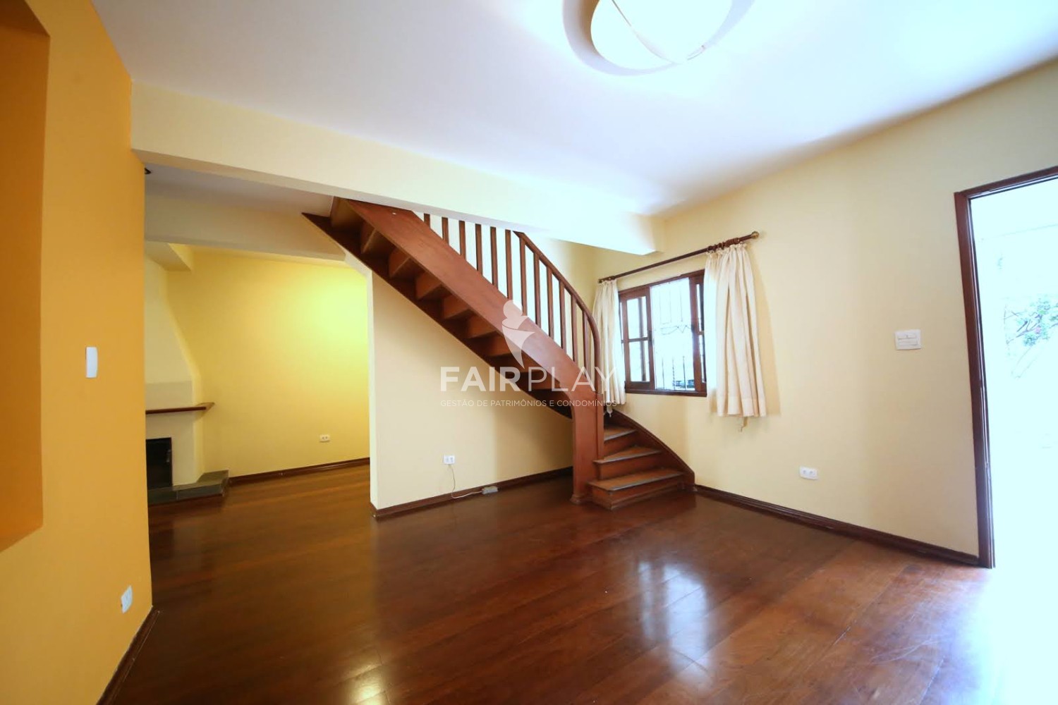 Casa, 4 quartos, 199 m² - Foto 1
