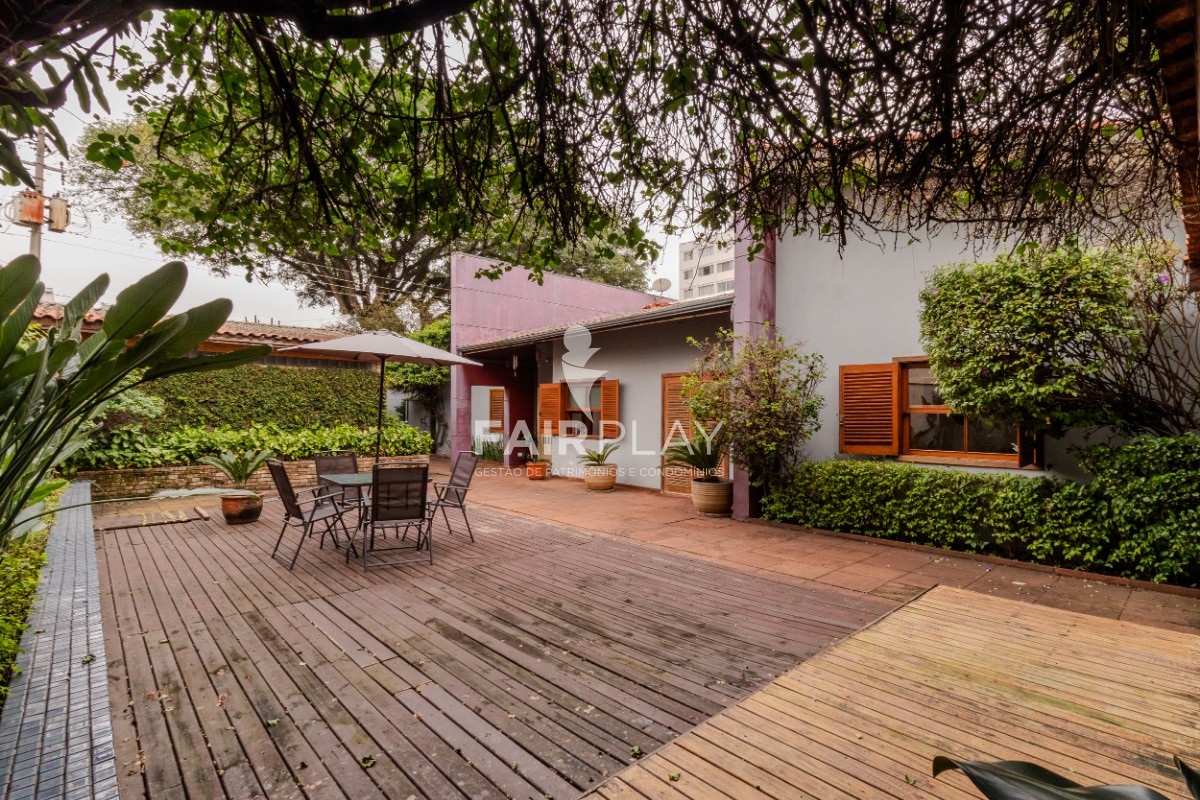 Casa, 3 quartos, 242 m² - Foto 1