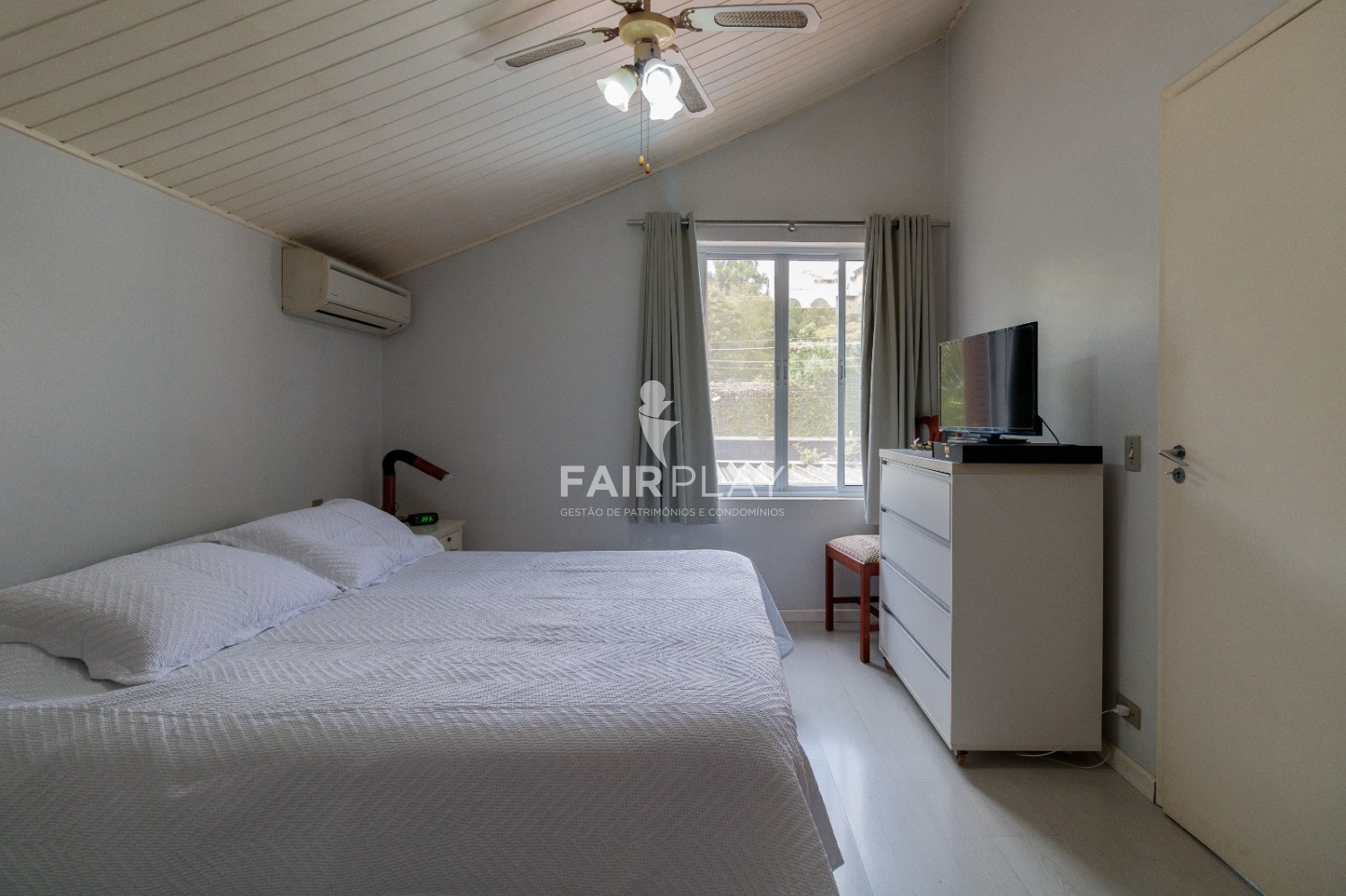Casa, 4 quartos, 260 m² - Foto 9
