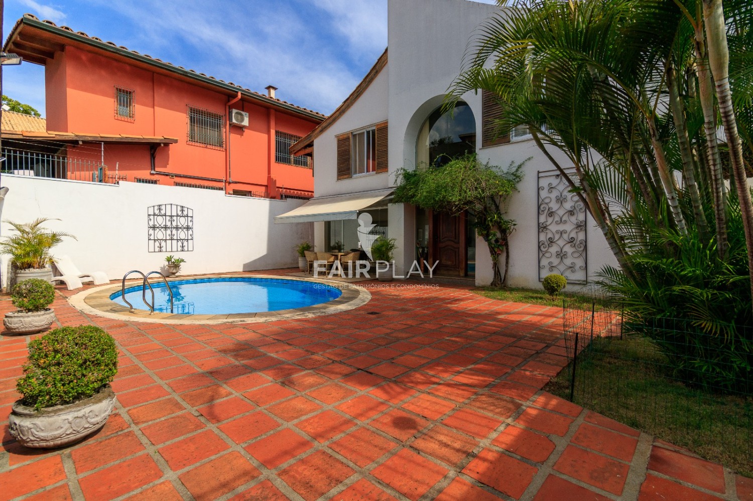 Casa, 4 quartos, 260 m² - Foto 1