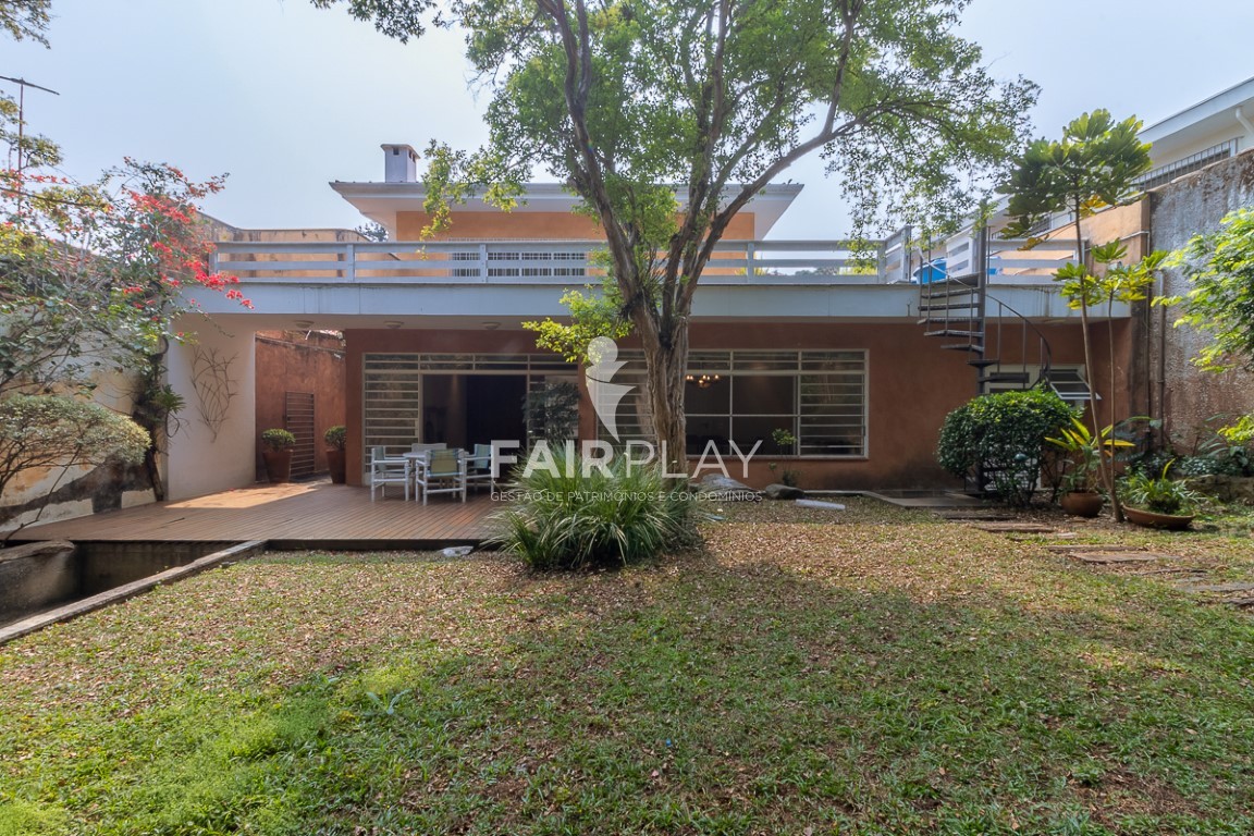 Sobrado, 3 quartos, 380 m² - Foto 1