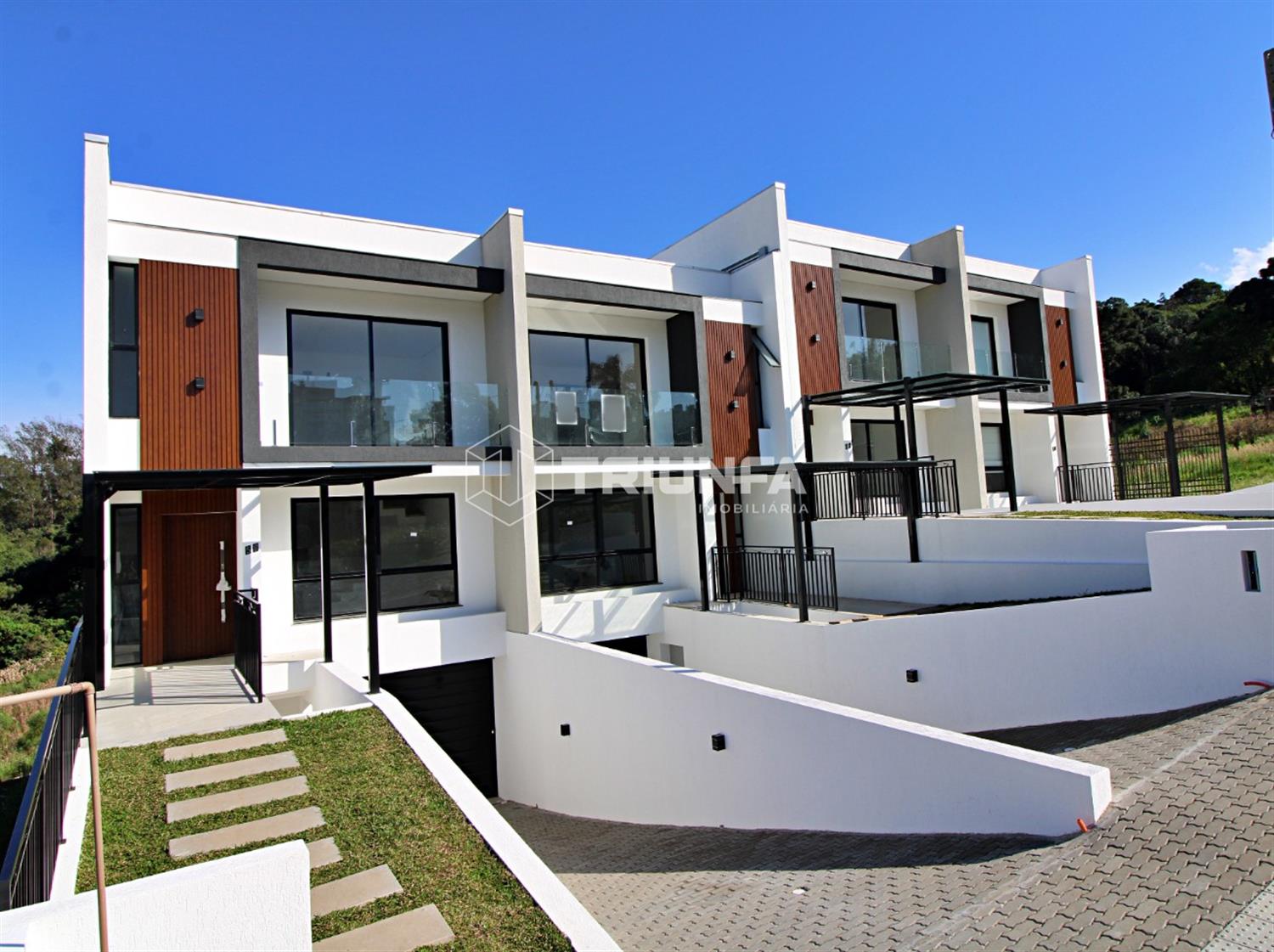 Casa Triplex à Venda no Bairro Volta Grande - Farroupilha/RS