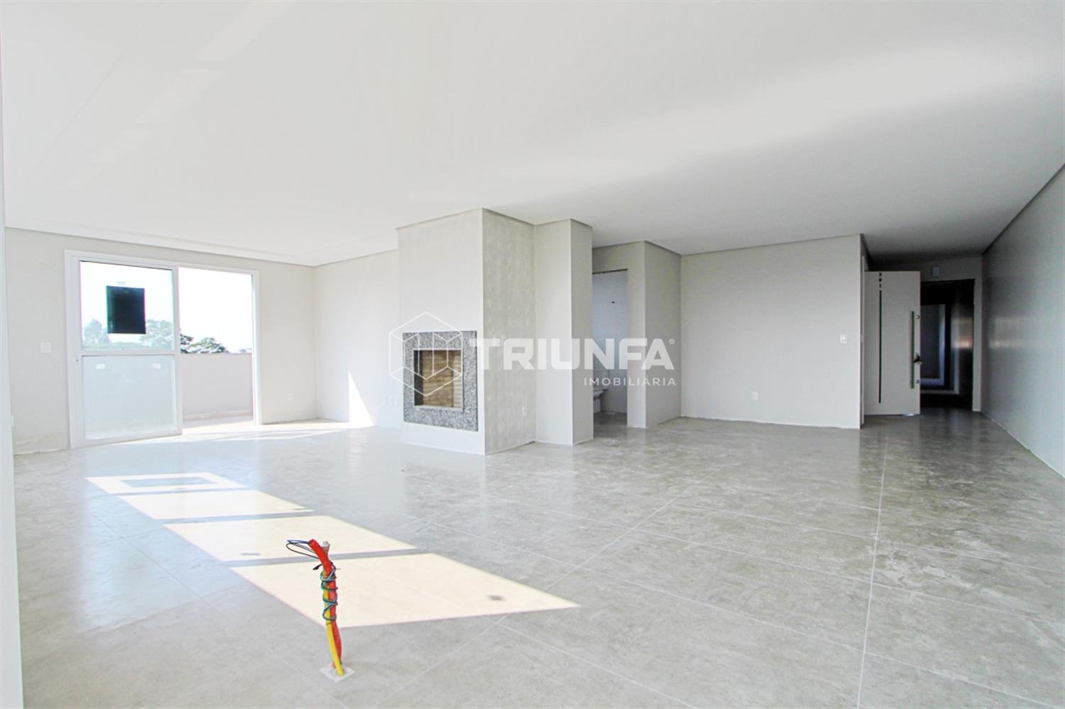 Imagine-se vivendo em um verdadeiro refúgio urbano no coração de um bairro tradicional, onde a tranquilidade e o charme