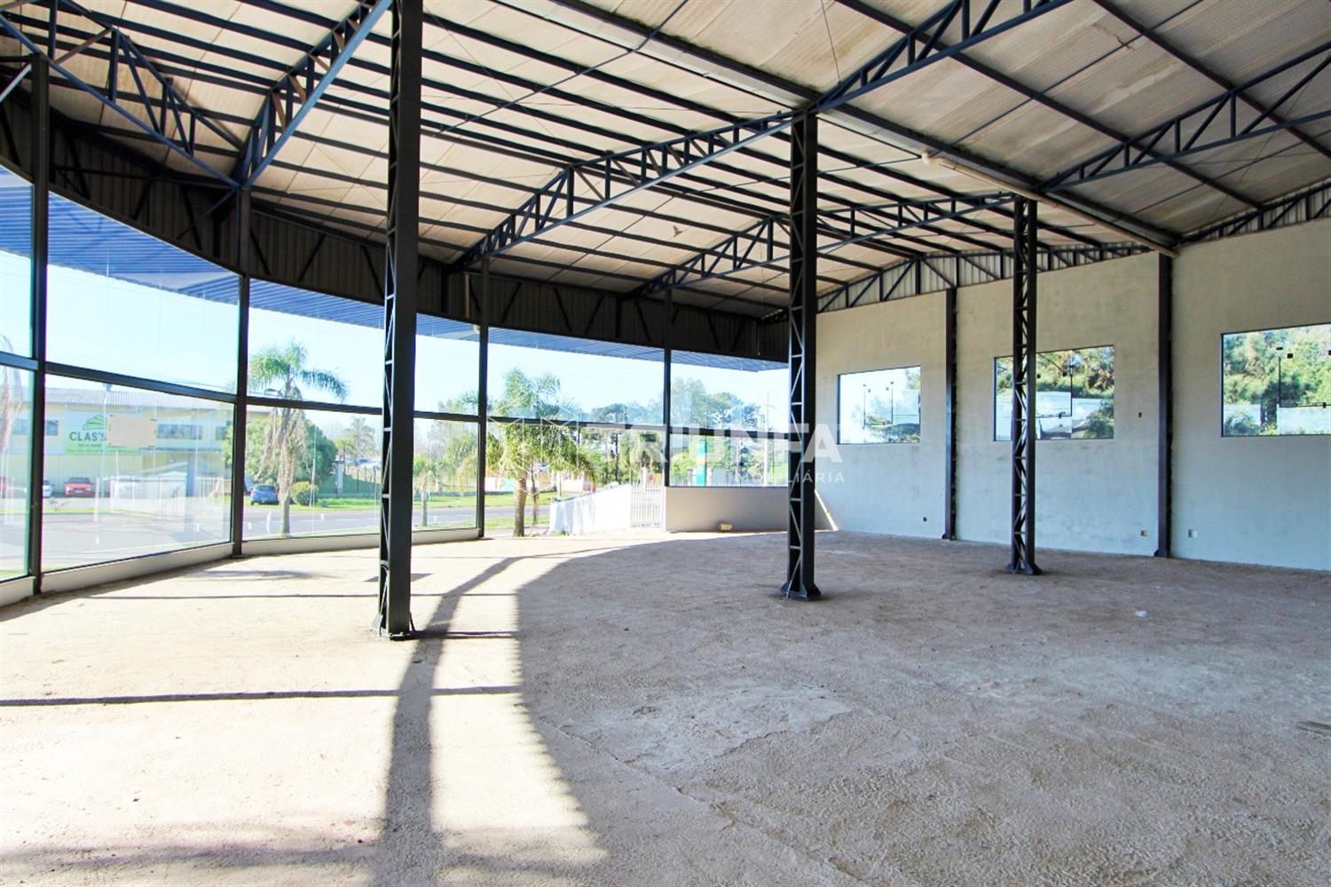 Este pavilhão, situado na Rodovia dos Romeiros em Farroupilha, está pronto para receber o seu restaurante