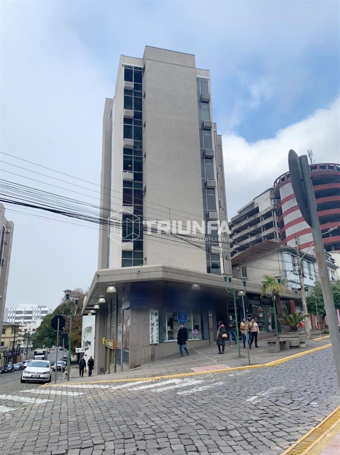 A sala comercial disponível para aluguel em Farroupilha, no bairro Centro!