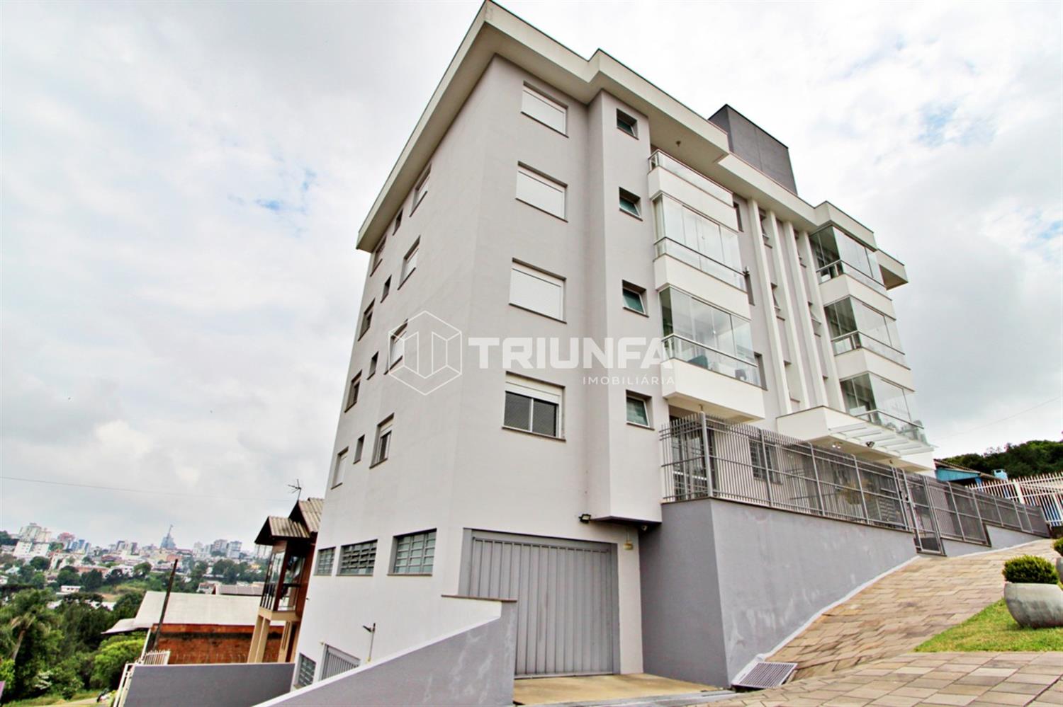 Apartamento para Alugar no Bairro Cinquentenário