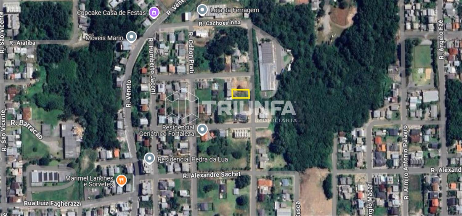 O terreno localizado no bairro Cruzeiro possui uma excelente posição solar, garantindo iluminação natural durante