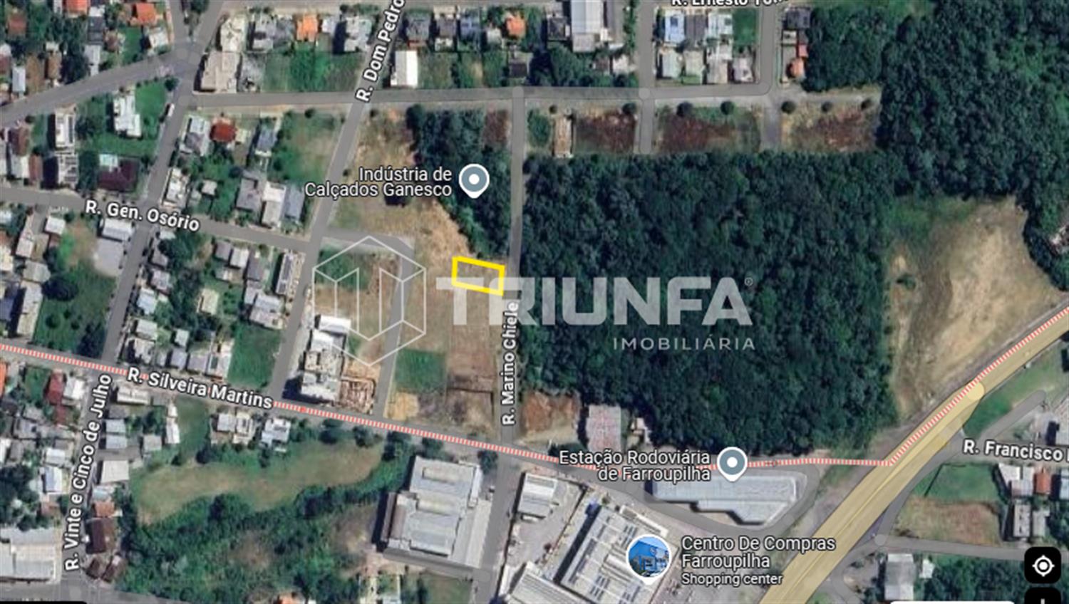 Terreno de esquina com 372 m², localizado em uma excelente região, ideal para quem deseja construir a casa dos sonhos