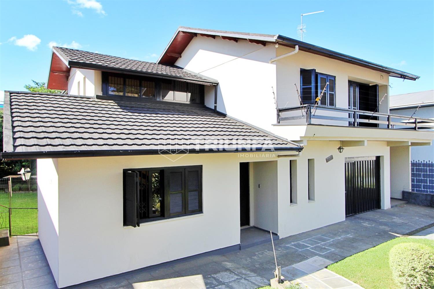 Casa Ampla e Bem Localizada à Venda!