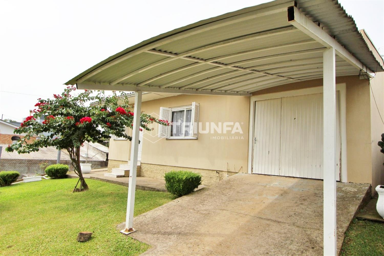 Se você está procurando uma casa aconchegante, funcional e com um espaço externo encantador, acabou de encontrar!