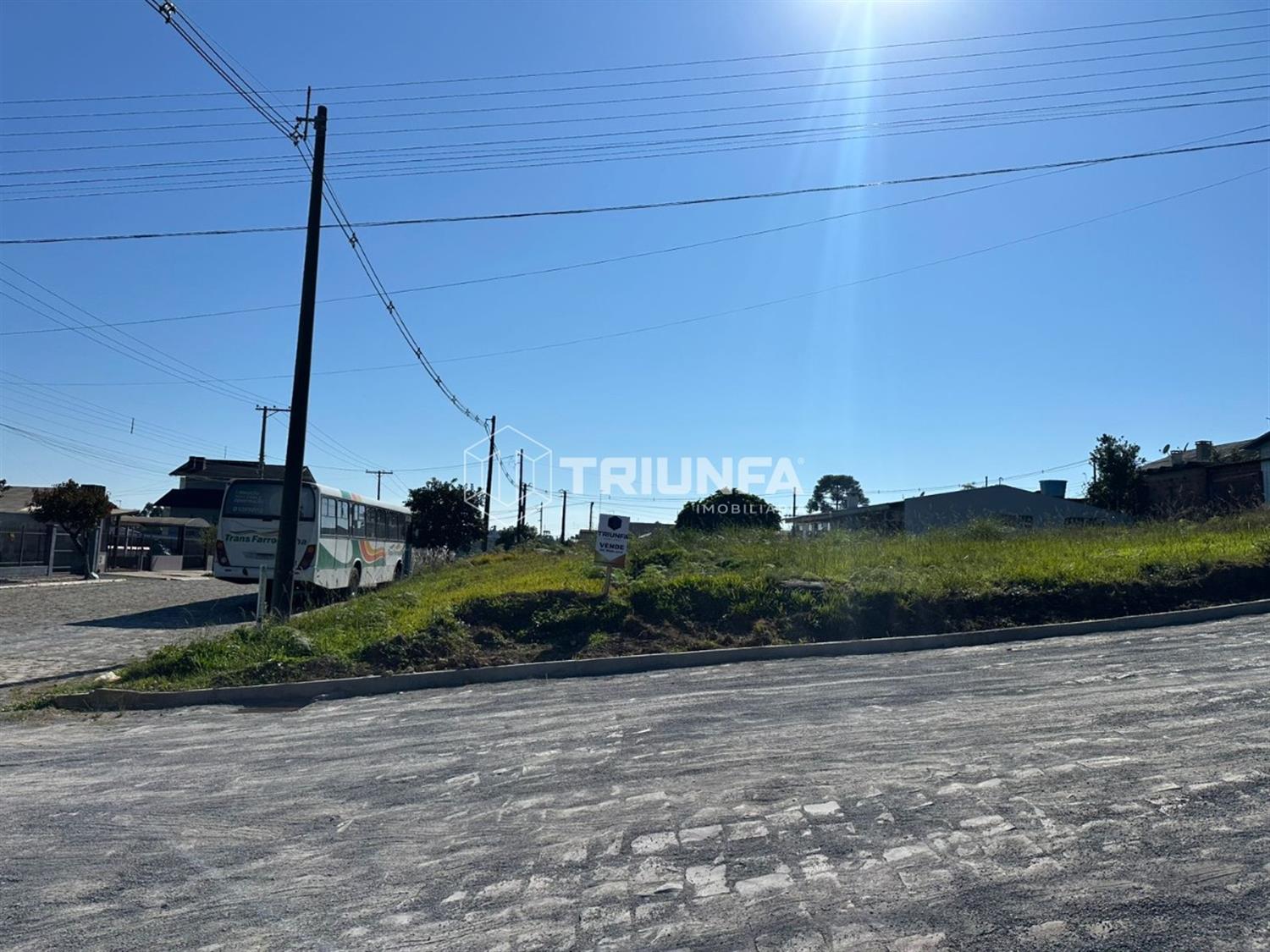 Excelente terreno de esquina em bairro nobre, São Luiz em Farroupilha, com metragem de 29,50 X 15 totalizando 442,50