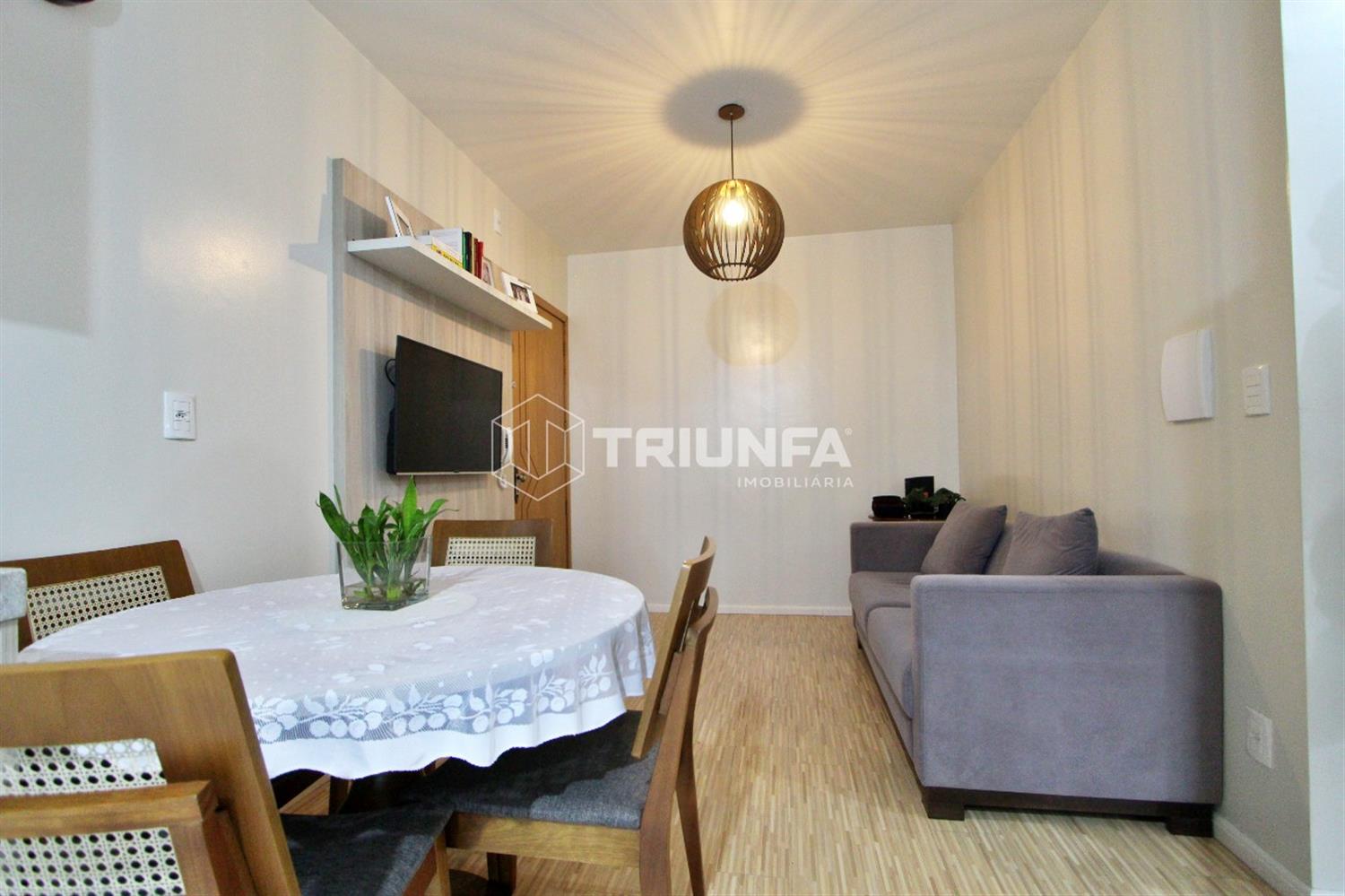 Apartamento térreo semi mobiliado com 2 dormitórios, sala de estar aconchegante, cozinha funcional, sacada integrada