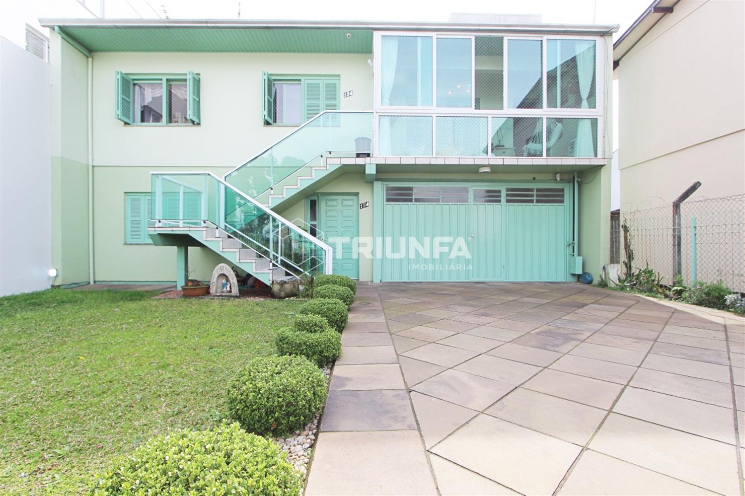 Casa com localização privilegiada e amplo espaço para sua família!