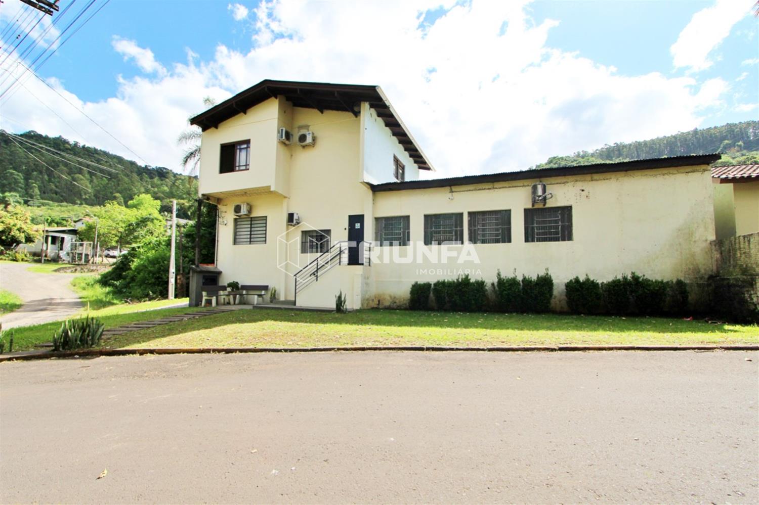Localizado em um ponto estratégico na Rodovia RS 122, este pavilhão é uma excelente oportunidade para quem busca um