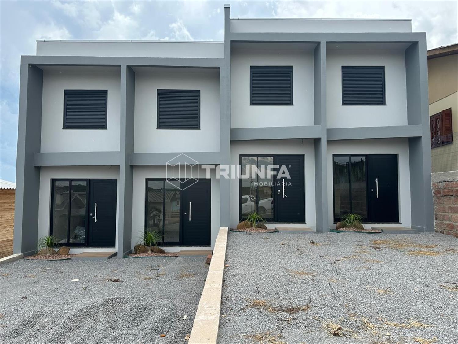 Sobrado duplex novo à venda, com 66 metros quadrados de área privativa, oferecendo conforto, modernidade e excelente