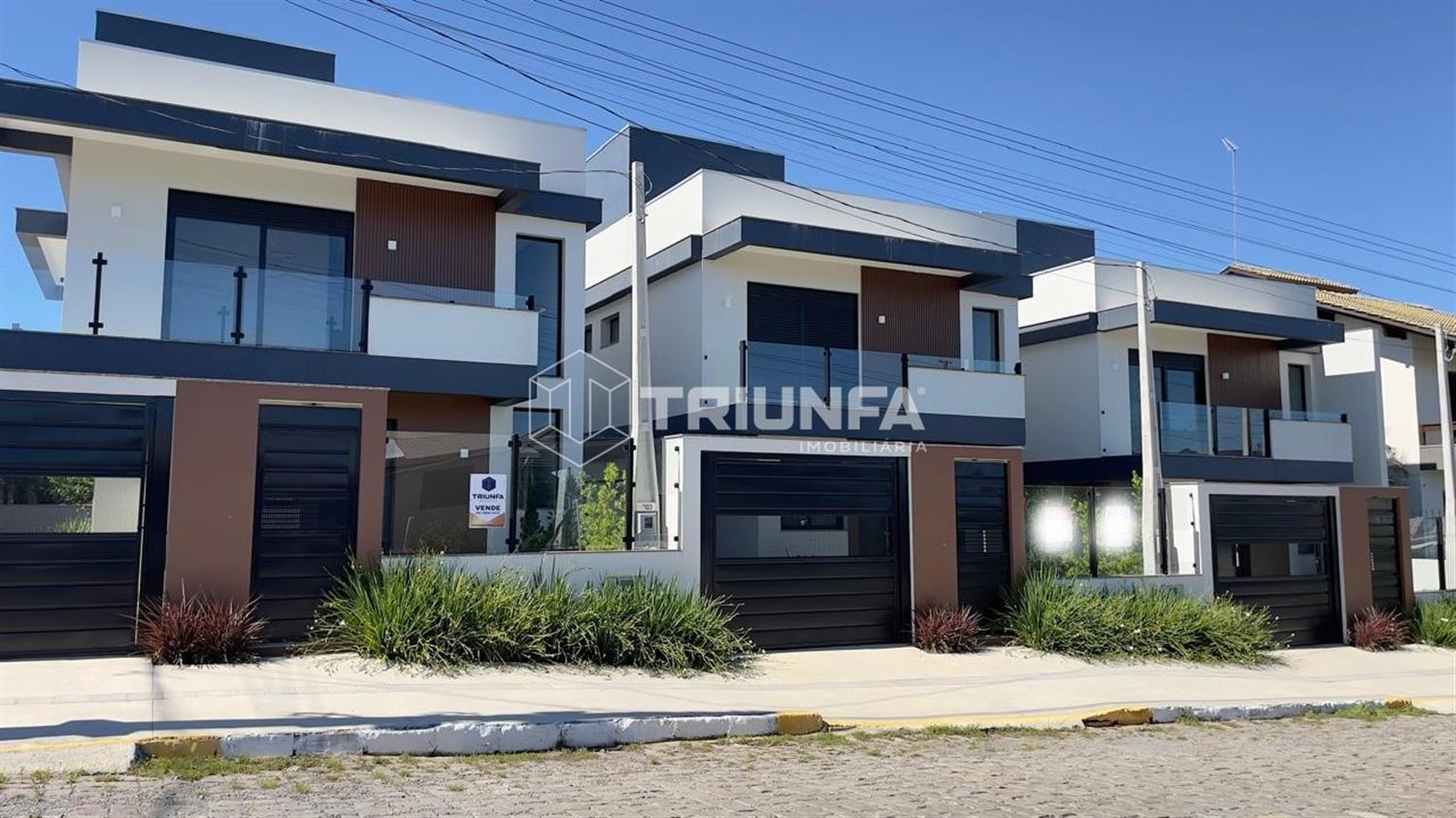 Casa de alto padrão, projetada para oferecer conforto, sofisticação e funcionalidade.