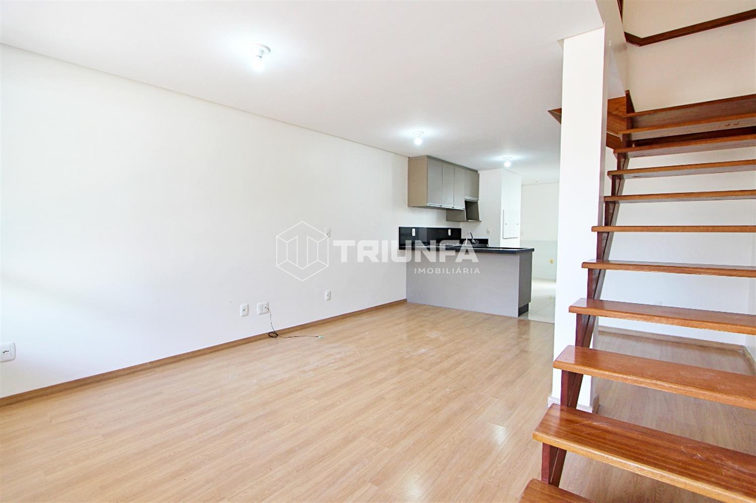 Sobrado moderno e bem distribuído, ideal para quem busca conforto e praticidade.