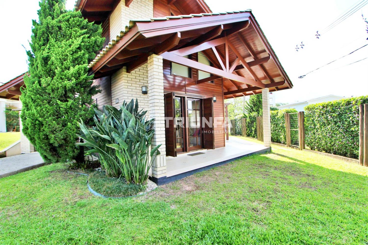 Casa à venda no Bairro Belvedere, em Farroupilha, com 2 dormitórios, 1 vaga de garagem e 127m² de área construída