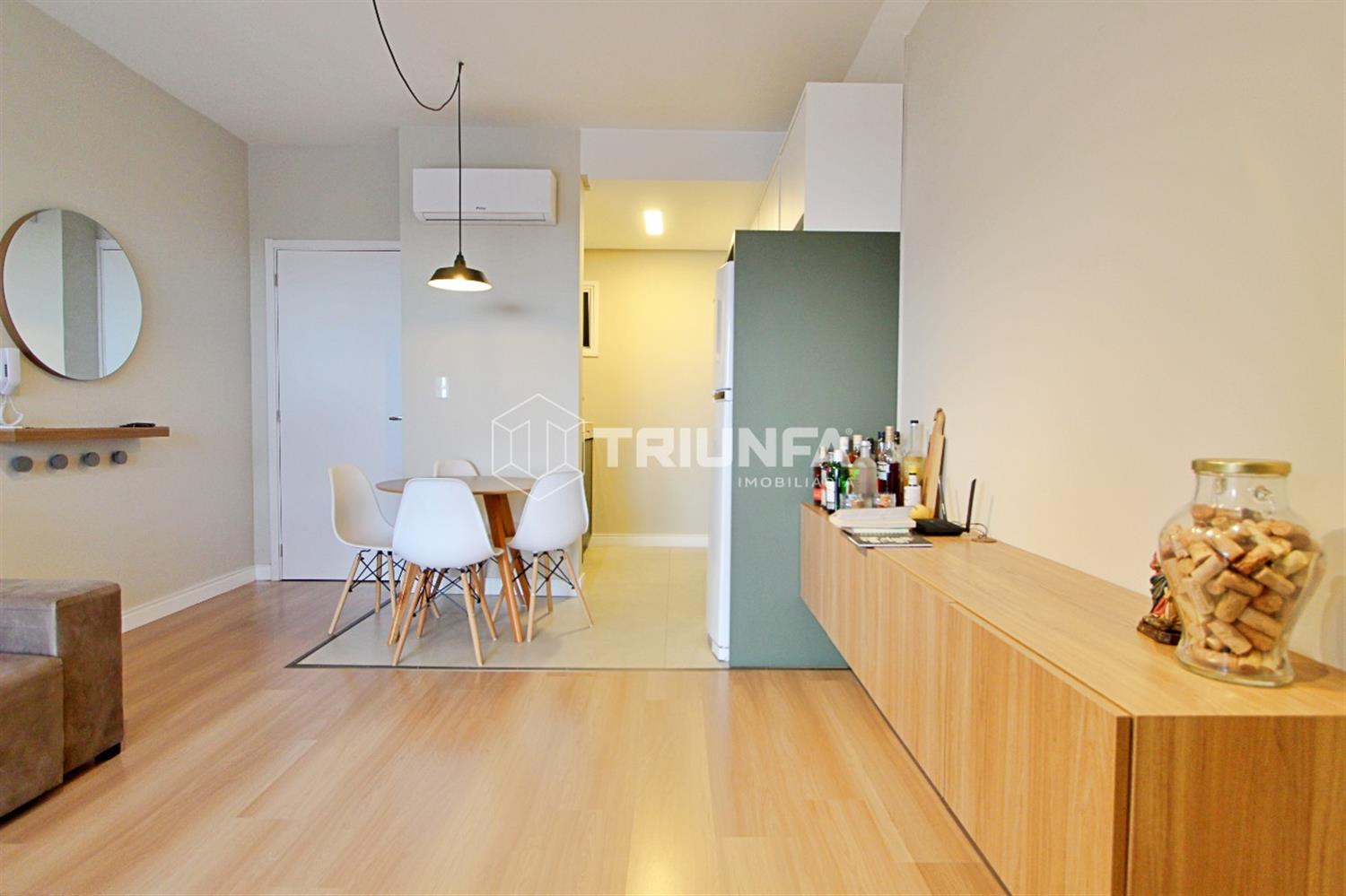 Apartamento à venda em residencial localizado a apenas 1 minuto do centro, oferecendo praticidade e conforto no dia a