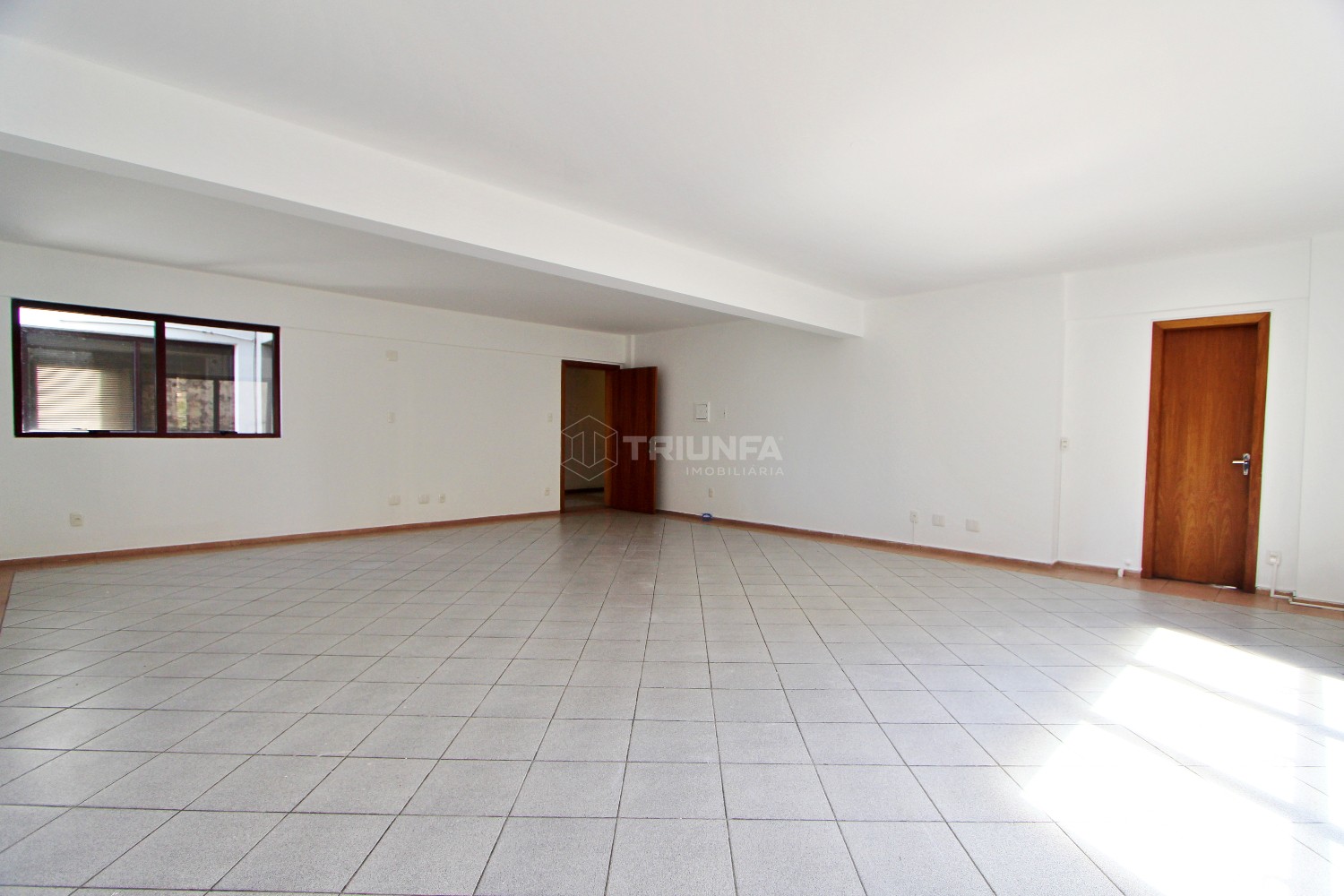 Sala comercial, para alugar, 62 m², Centro - Farroupilha — foto 2