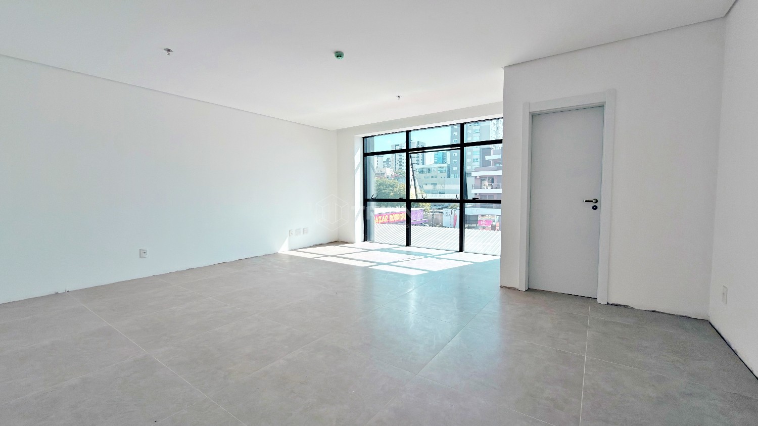 Sala comercial, para alugar, 32 m², Centro - Farroupilha — foto 2