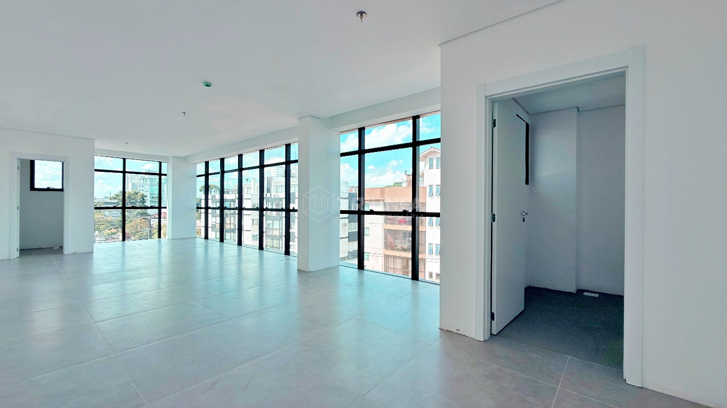 Sala comercial, para alugar, 46 m², Centro - Farroupilha — foto 2