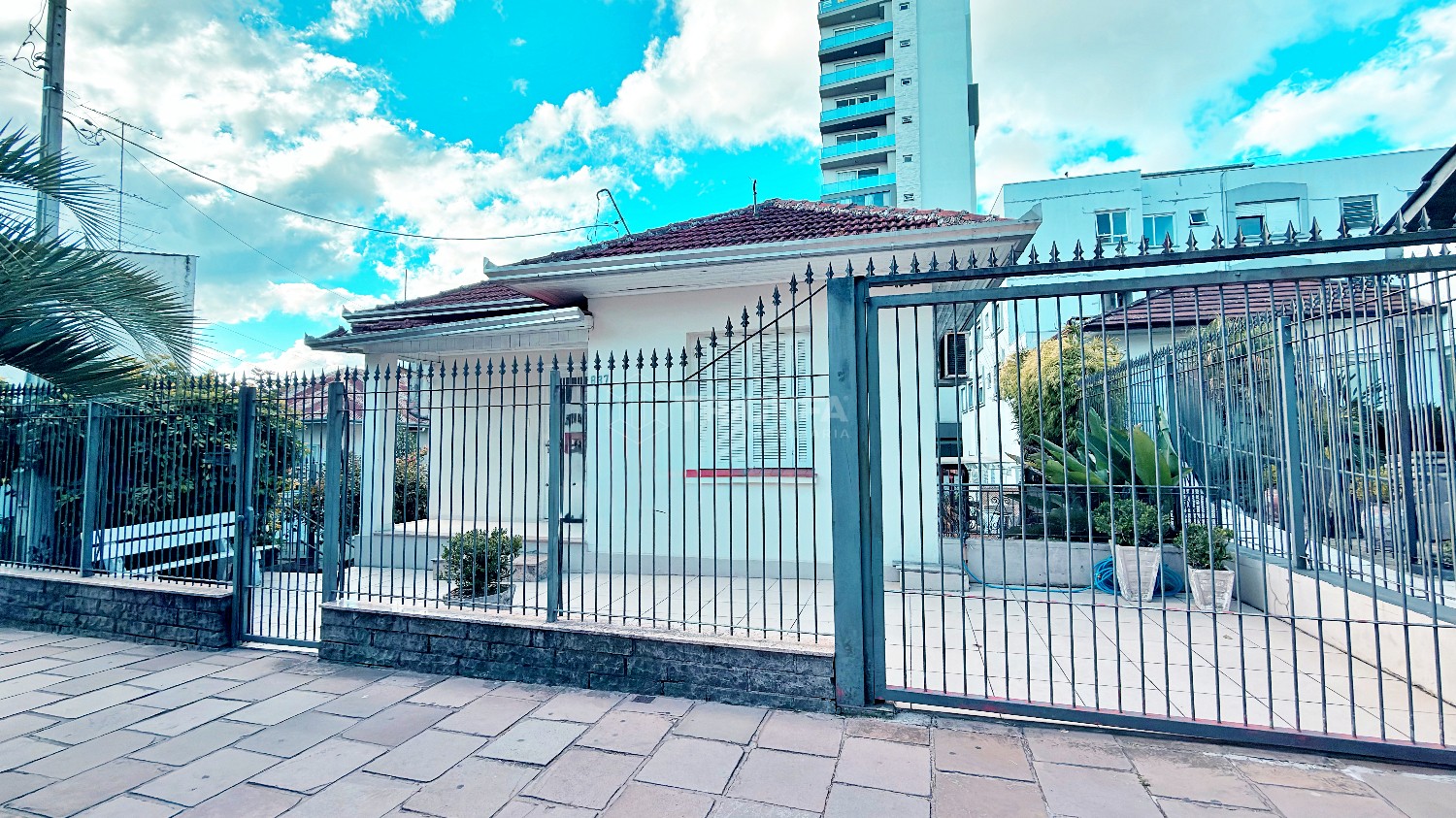 Excelente oportunidade! Casa comercial localizada no coração da cidade, em rua de grande fluxo e com ampla visibilidade.