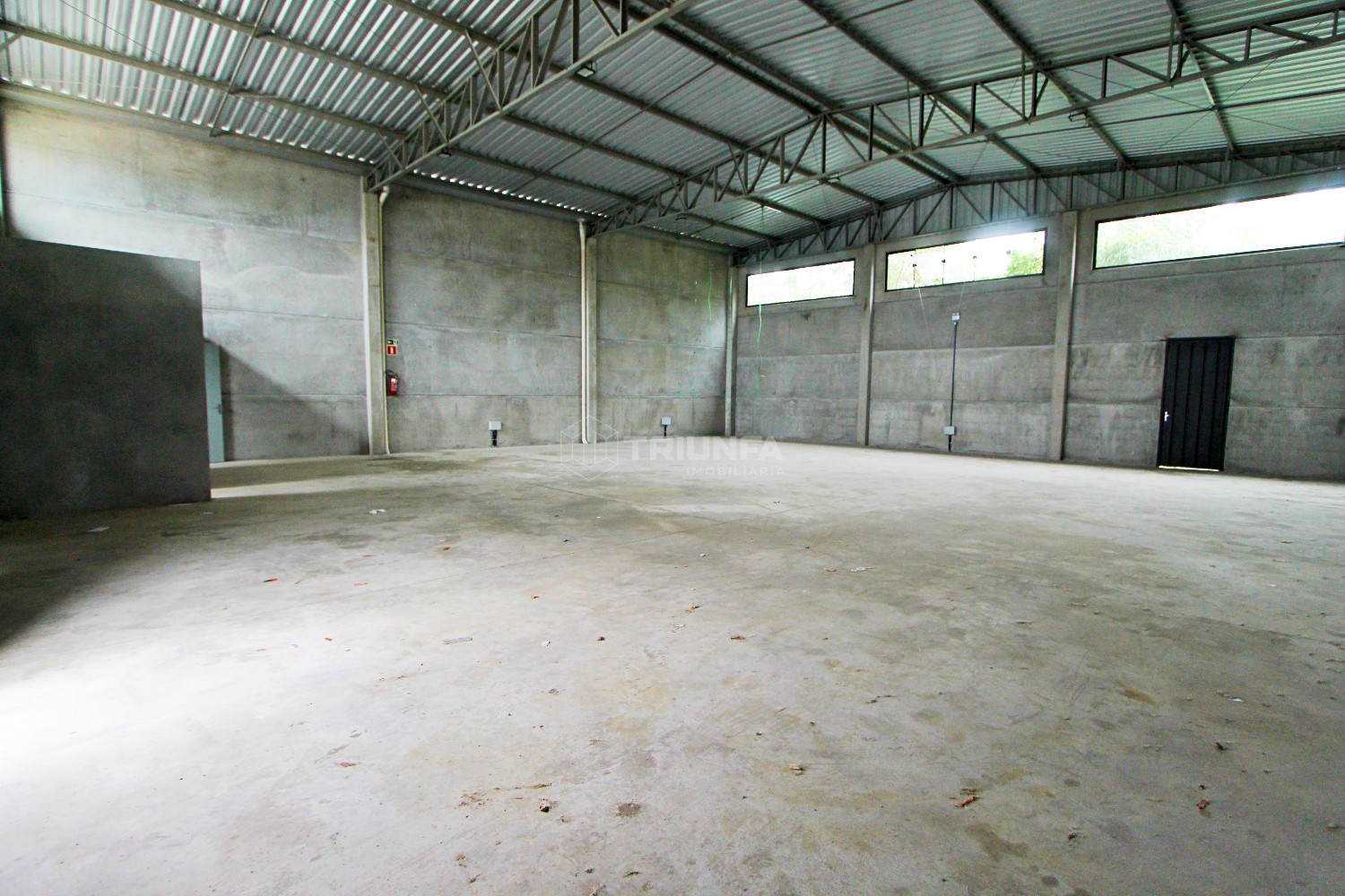Galpão, para alugar, 250 m², América - Farroupilha — foto 2