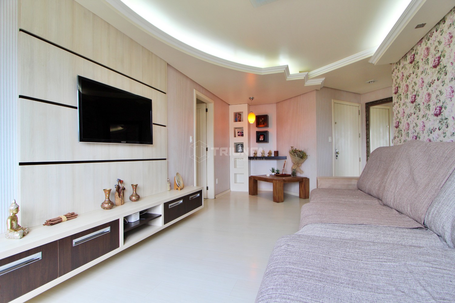 Apartamento amplo e totalmente mobiliado no Bairro Medianeira!