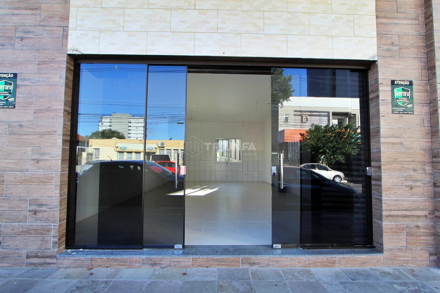Sala comercial térrea disponível para locação em localização privilegiada!