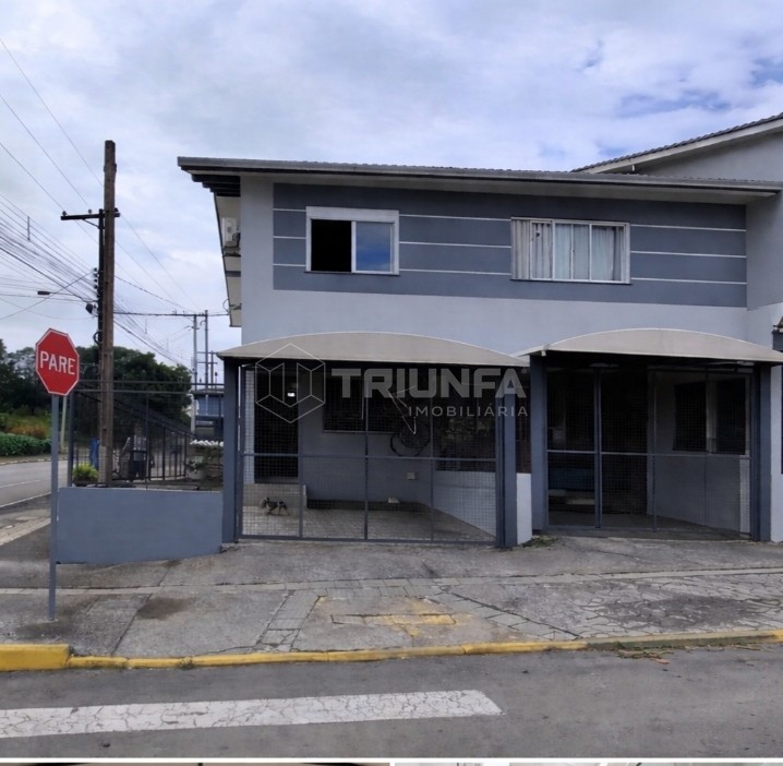 Localizado no bairro Monte Verde, em Farroupilha/RS, este sobrado semi-mobiliado conta com 2 dormitórios, 1 banheiro e