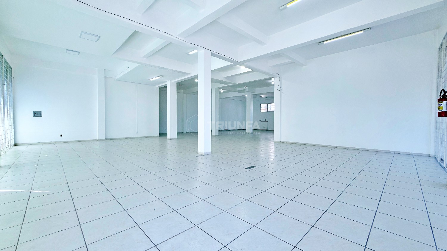 Sala comercial, para alugar, 286 m², América - Farroupilha — foto 2