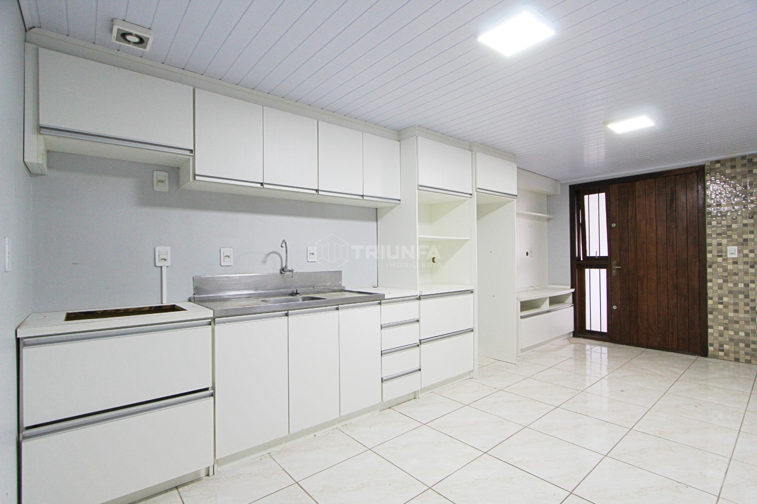 Localizado no bairro Monte Verde, em Farroupilha/RS, este sobrado de 3 dormitórios e 3 banheiros é ideal para quem